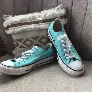 Tiffany blue converse